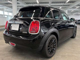 MINI自動車保険をご存知でしょか?万が一の事故の際、当社とMINI保険を引受している国内大手損保会社と連携して迅速に対応いたします。長期保険もお取り扱いしております。是非お話させてください。