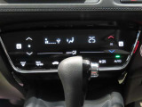 オートエアコンで夏も冬も快適な車内空間♪