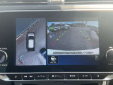 車を真上から見下ろしているかのように周囲の状況を把握して安心して駐車が行えるアラウンドビューモニターが付いています
