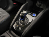 操作が簡単なシフトレバーですのでストレスなく運転が出来ますよ!