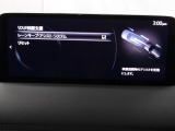 ハンドル操作をアシストすることにより車線からの逸脱回避を支援します。