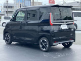 車線逸脱警報、車両が車線をはみ出す可能性がある場合に警報音と警告表示でドライバーに知らせてくれます。