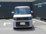 ヘッドライトの上向き下向きを自動で切り替えてくれます。対向車や前方の車にも迷惑をかけにくくなります。