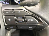 【レーダークルーズコントロール】高速道路での長距離走行が楽に!!自動で速度を保つクルーズコントロールが、衝突軽減システムと連携し、前方の車両を感知して車間を保つように速度調節してくれます!!