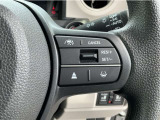 Hondaセンシングの機能のひとつ、アダプティブクルーズコントロール付!アクセルから足を離しても設定したスピードと前車との車間を保ち走行してくれます!車線維持もアシスト☆高速道路で疲労軽減ですね☆