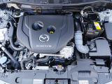 マツダが世界に誇る1.5ディーゼルエンジン。低回転から発生するパワフルなトルクと、優れた環境性能、低燃費性能。快適に楽しく走るための、文字どうり原動力となるエンジンです。