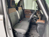 運転席・助手席の方が座るシートです。実際お座りいただくのが、分かりやすいと思います。お気軽にご来店ください
