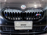BMW代表的な特徴のキドニーグリル。BMWのすべてのモデルに採用され、BMWらしさを強調しております。