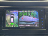 【アラウンドビューモニター】専用のカメラにより、上から見下ろしたような視点で360度クルマの周囲を確認することができます☆死角部分も確認しやすく、狭い場所での切り返しや駐車もスムーズに行えます。