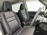 しっかりとしていて上質な座り心地のシートです。 座り心地も良くて長時間の運転も快適ですよ。 肌触りの良いシートが評判です。