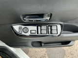 運転席のパワーウインドウ等操作部
