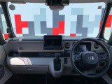 インパネ全体:視界が開けて前が見やすい設計です!安全に運転できます!