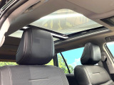【大型サンルーフ】車内の解放感が一気に上がる大型のパノラマルーフ!季節を問わず開放的で快適なドライブをお楽しみいただけます。流通量も少なく希少価値の高い人気の装備です♪