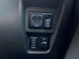 ドアミラー操作ボタンと2WD・4WD切り替えスイッチ等