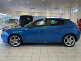 ご覧いただきありがとうございます。当店はショールーム内と屋外展示場に選りすぐりのFIAT・ABARTH・Alfaromeoの正規認定中古車を展示しており、在庫車両はできる限り多く撮影、掲載してご案内しております。
