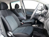 運転席まわりです。実際に座ってみて乗り心地を体感してみて下さい。