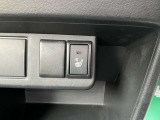 運転席にはシートヒーターが付いています♪
