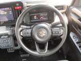 運転し易いステアリング。【アダプティブクルーズコントロール】・【ステアリングオーディオスイッチ】付。