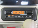 オートエアコン機能で、車内を自動的に、設定した温度に保ってくれます。