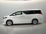両側パワースライドドア付きだから、狭い駐車スペースなどでの 乗り降りラクラク!小さなお子さまのいるご家庭には嬉しい装備。