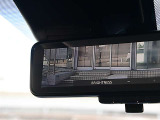 インテリジェントルームミラーです。クリアな後方視界で安全運転をサポートします。