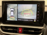 パノラミックビューモニター付きです。車両を上から見たような映像をディスプレイオーディオ画面に表示。運転席からの目視だけでは見にくい、車両周辺の状況をリアルタイムでしっかり確認できます。