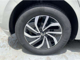 15インチ純正アルミホイール 185/65R15タイヤを装着