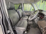 運転席シート廻りは使用感も少なく、良好な状態となっています。丁寧に使われていたことがよくわかりますね。