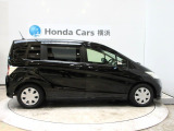 全長421cm、幅169cm、高さ171cmのお車になります。
