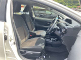 運転席・助手席です
