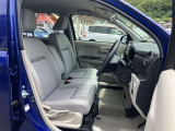運転席・助手席です