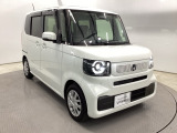 狭い駐車場でも、スライドドアならチャイルドシートへのお子さまの乗降や荷物の積載もスムーズ。