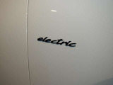 モデルバッジ及び electric ロゴ(ハイグロスブラック塗装)