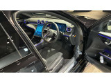 『メルセデス・ケア』が継承されるお車は、車両本体の保証にプラスして、エンジンオイルやワイパーブレード等の消耗部品に関しましても、交換時期に達している場合は無償交換させて頂きます。