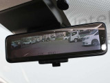車両後方を映し出します・スマートルームミラー装備です。