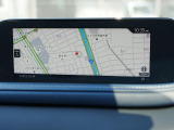 マツダコネクトの8.8インチワイドセンターディスプレイです。『Android Auto』『Apple CarPlay』や独自のコネクテッドサービスに対応したインターフェイスシステムです。