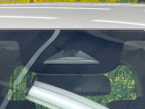【ホンダセンシング】走行中に前方の車両等を認識し、衝突しそうな時は警報とブレーキで衝突回避と被害軽減をアシスト。より安全にドライブをお楽しみいただけます。