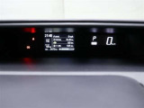 とっても見やすいメーターです。夜間時はラグジュアリーな気分にさせてくれる照明が魅力ですので、夜のドライブも楽しみになりますよ♪