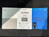 スマートキーは鍵をバッグに入れたままでもドアロックの開閉やエンジンのON・OFFができます。夜間や雨の日も鍵を探さなくて良いので便利です。