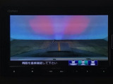 【バックカメラ】運転が苦手な方も車庫入れラクラクです!ギアをリバースに入れれば自動的に切り換わりますので、面倒な操作は不要です♪狭い駐車場もお車を傷つけず安心ですね!