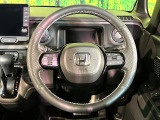 【純正革巻きステアリング】上質な革を使用することで、手にしっかり馴染みとても運転しやすいハンドルです♪