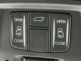 【両側パワースライドドア】スマートキーや運転席のスイッチで後席両側スライドドアの開閉が可能♪電動だから力を入れてドアを開ける必要が無く、小さなお子様でも簡単に開け閉めでき快適です♪