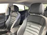 無段階調整式パワーシート 正しい乗車姿勢によって運転のしやすさと、万が一の際に乗員保護能力を最大限に高めます。