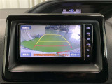 ガイドラインで車両間隔をつかみやすくなっています。バック時に見づらい場所や狭い駐車場で便利です♪