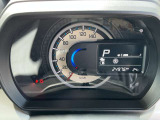 メーター内には、外気温・平均車速・平均燃費・瞬間燃費・走行可能距離のECO情報が表示できる機能があります!
