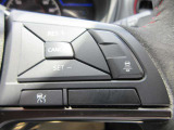 クルーズコントロール(Cruise Control)とは、アクセル操作なしでも車が自動でスピードを一定に保ってくれる機能