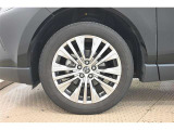 純正なので車に似合うデザインになっていますね。スタッドレスタイヤもご相談下さい。
