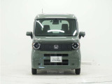 N-VAN e: は電気のちからでなめらかに静かに加速し、やさしい乗り心地の低振動。ストップ&ゴーも、登り坂も、爽快に走ります。