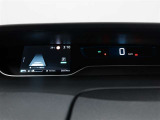 展示車は車の全てを知り尽くしたエキスパートが基本性能に関わる機能や状態を徹底的にチェックしています。消耗部品の事前交換など法定12ヶ月点検相当の点検・整備を必ず実施しています。