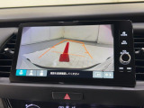 バックカメラの画像です。ガイドラインがスムースな車庫入れをサポートいたします 車庫入れの安心感がアップしますね☆
